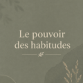 Femme souriante adoptant des habitudes positives dans son quotidien