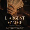 Image inspirante d'une femme méditant entourée de symboles d'abondance et de richesse.