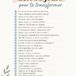 Femme écrivant dans un journal, journée de journaling.