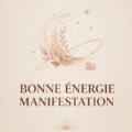 Image représentant une femme méditant dans un environnement naturel, symbolisant l'énergie positive