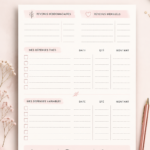 Agenda minimaliste en rose avec une mise en page élégante sur fond blanc
